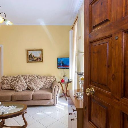 Ria'S Apartment In Corfu Town Екстериор снимка