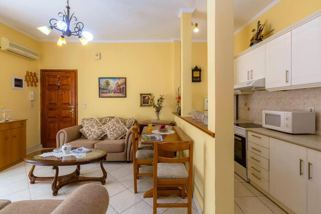 Ria'S Apartment In Corfu Town Екстериор снимка