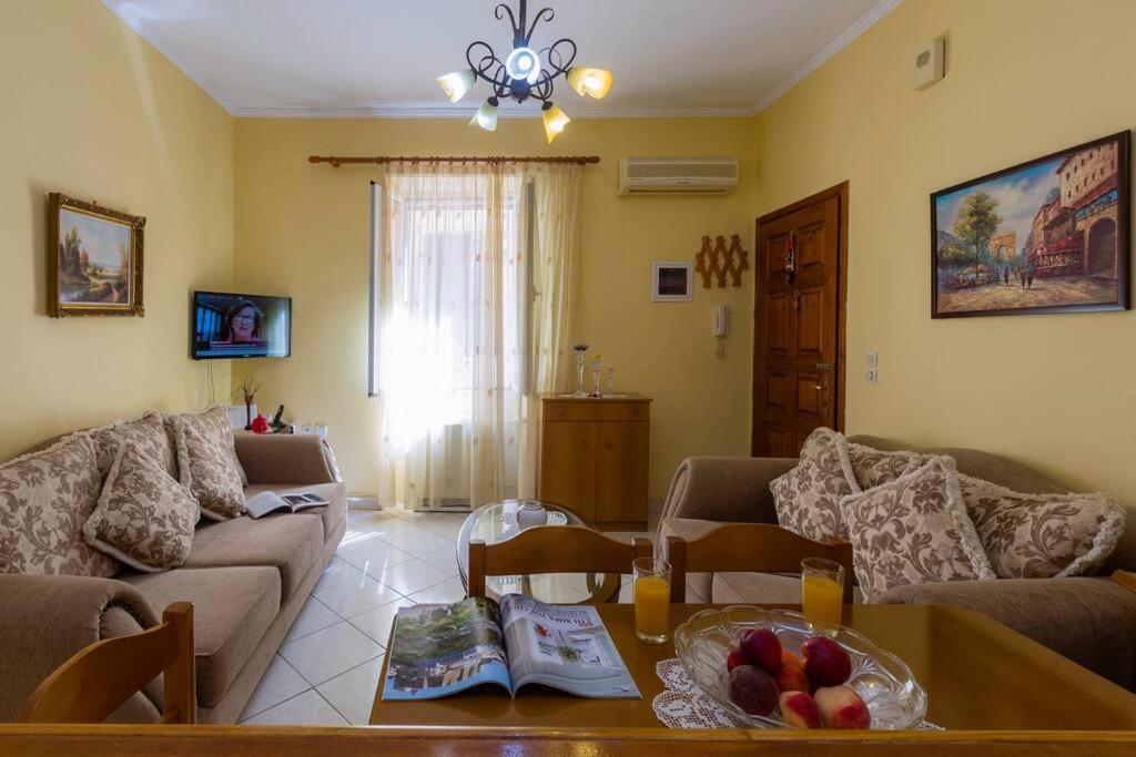 Ria'S Apartment In Corfu Town Екстериор снимка