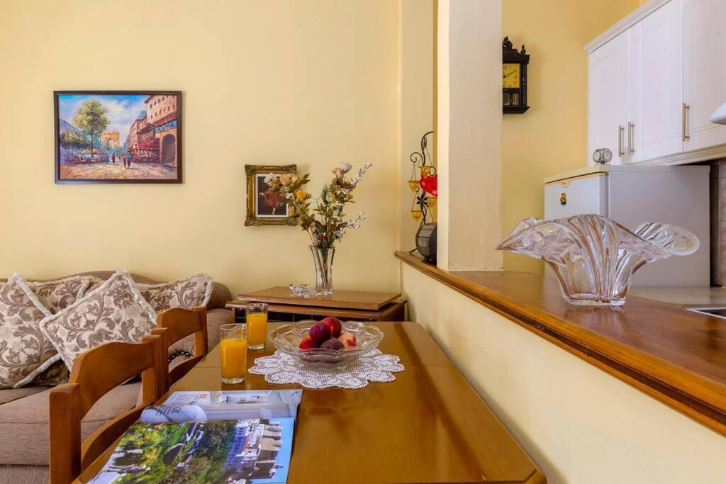 Ria'S Apartment In Corfu Town Екстериор снимка