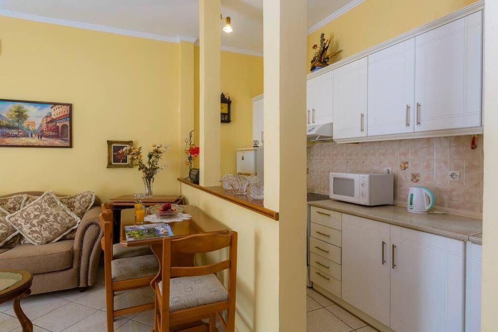 Ria'S Apartment In Corfu Town Екстериор снимка